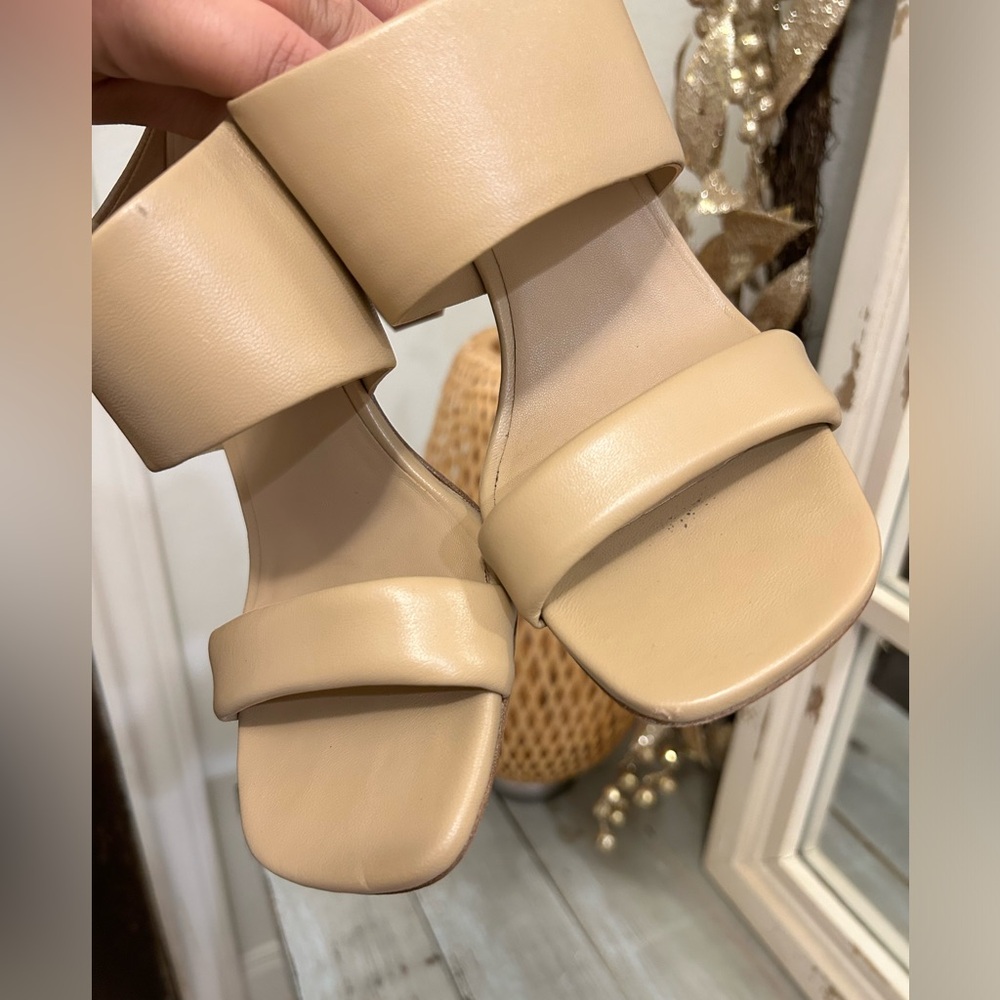 Vince Quinn Double Strap Beige Cream Leather 4” Heeled Sandal Casual Beach - Picture 8 of 8
